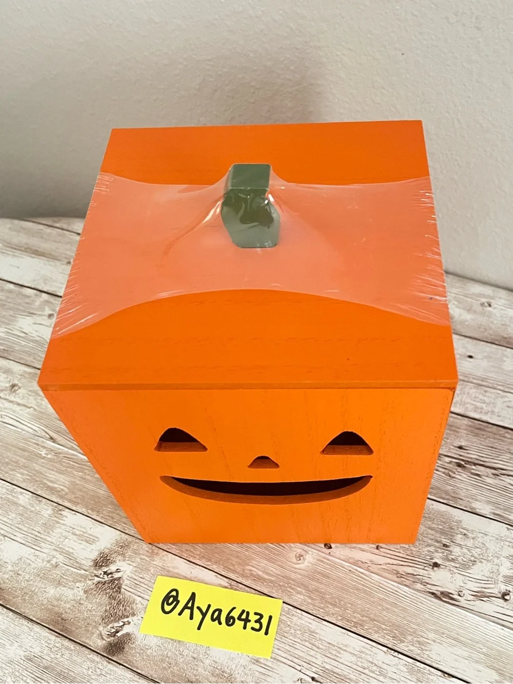 Target Bullseye Wooden Pumpkin Halloween Tissue Holder🌸